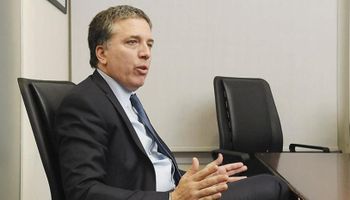 Dujovne le presentó a Macri un nuevo borrador con la reforma impositiva