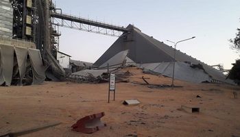 Bunge: las imágenes del derrumbe de un silo en Puerto General San Martín