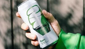 Un integrante de Soda Stereo lanza la cerveza “27 Eazy” a base de cebada cultivada con "agricultura regenerativa"
