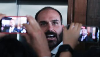 STF forma maioria para tornar Eduardo Bolsonaro réu no tarifaço