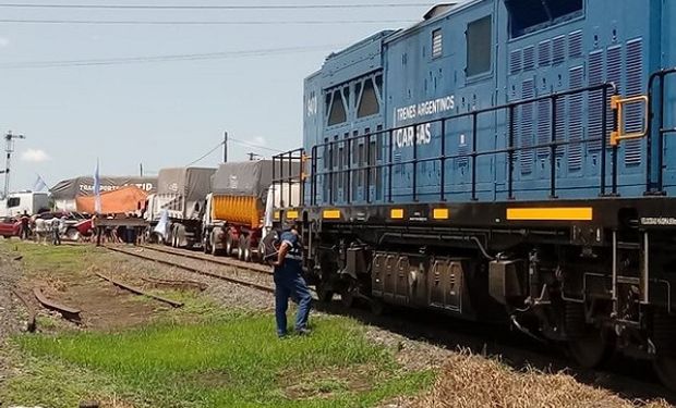 CATAC impidió el paso del tren.