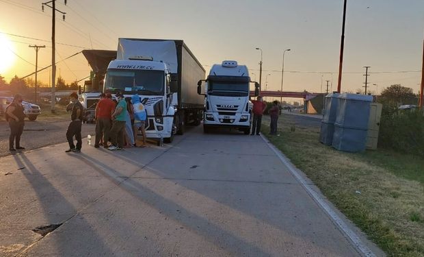 Se agrava el conflicto en San Luis: productores reclaman poder circular como sector esencial y el corte cumple el primer día