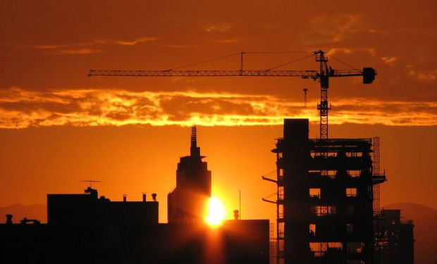 Economistas alertan que creció la chance de crisis moderada en 2014