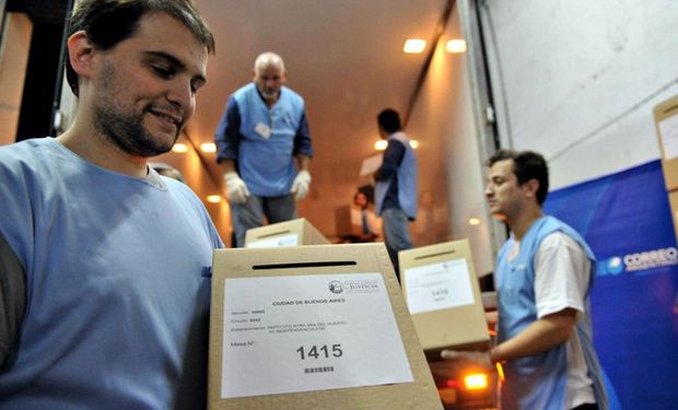 Ayer, ya estaba en acción el operativo electoral para los comicios porteños. Foto: Télam