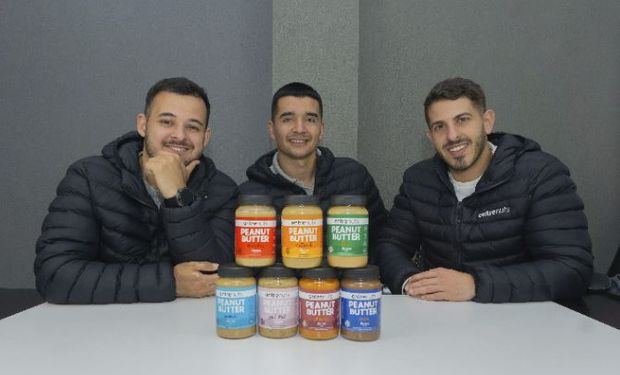 Con maní: la idea surgió de una broma y ahora producen 3500 frascos por hora, dan trabajo a 46 familias y exportan a cinco países