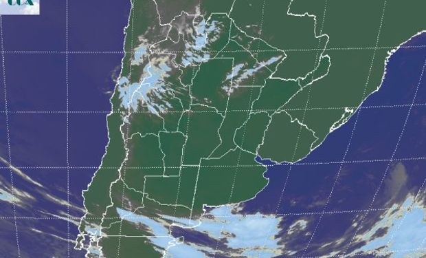 La foto satelital revela la fuerte influencia del sistema de alta presión sobre la atmósfera de toda la franja central del país