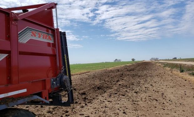 Para grandes establecimientos ganaderos: la máquina con capacidad para 12 toneladas de residuos orgánicos que se presenta en Expoagro