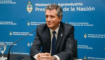 Etchevehere viaja a Berlín y acompaña al presidente Macri a Moscú y París