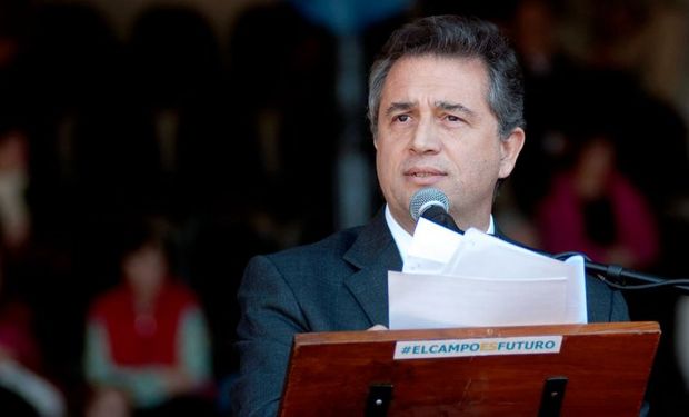 El presidente de la SRA destacó el "impacto negativo" de las políticas nacionales que tuvieron al campo como "blanco directo de la presión impositiva."