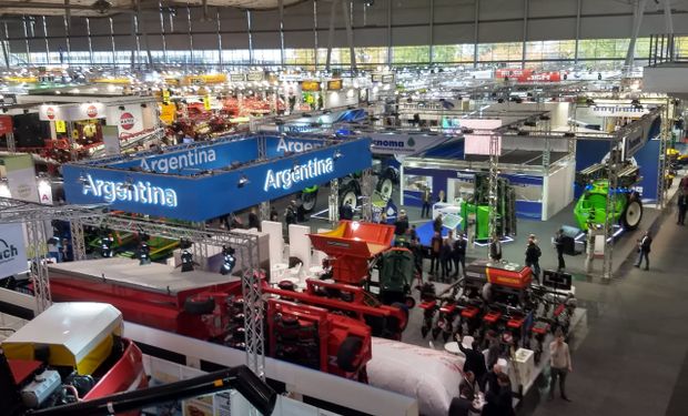 En el stand argentino se mostró toda la oferta de maquinaria agrícola de producción nacional.