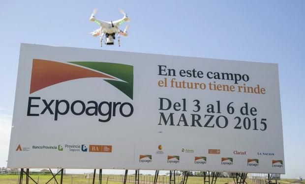 fyo estará cubriendo la muestra a campo desde el aire con un drone.