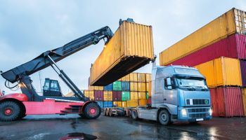 União Europeia deve classificar Brasil como país de “risco padrão” na Lei Antidesmatamento