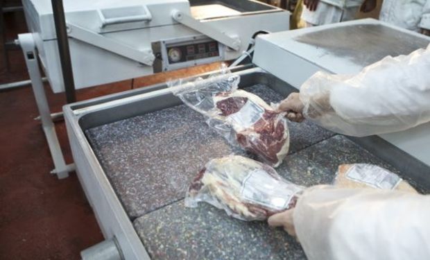 Chau cepo: Aduana identificó a cuatro frigoríficos que intentaron vender carne a China