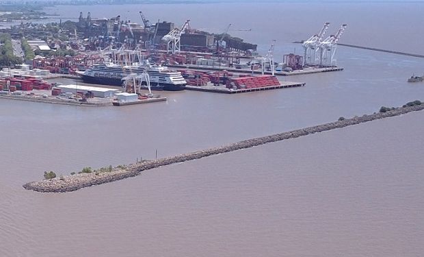 El conflicto en terminales portuarias de Buenos Aires paraliza las exportaciones de maní argentino