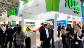 Brasil projeta mais de US$ 700 milhões em negócios no setor de aves e suínos na Europa