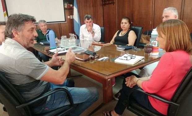 La reunión contó con la presencia de Omar Príncipe, presidente de Faa, Alicia Ciciliani, ministra de producción y  secretario de Agricultura santafesino, Marcelo Bargellini.