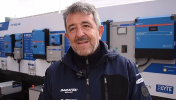 A cuánto se venden los kits de energía solar de Baratec, especiales para el campo: de los fierros del automovilismo a los paneles solares que hoy abastecen al agro argentino