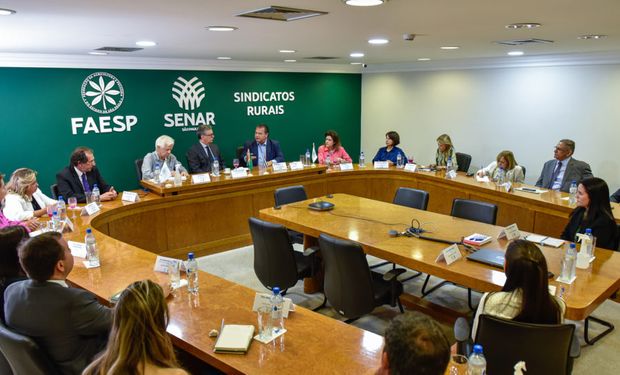 Encontro promovido pela Faesp para tratar das invasões de terra. (foto - Faesp)