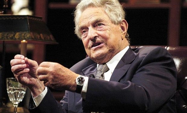 El financista George Soros y otros tenedores de títulos en euros del canje argentino lograron el viernes un fallo a favor de la Justicia británica, que decidió que los pagos que realiza la Argentina a estos tenedores "están gobernados por el derecho inglés".