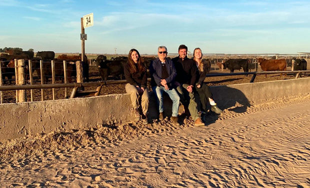 Sus hijas lo motivaron a transformar el feedlot y ahora es un establecimiento modelo: el caso de La Criolla