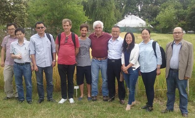 Delegación china junto a docentes argentinos en la FAUBA.