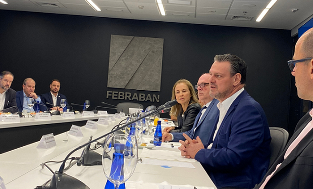 Fávaro durante reunião com a Febraban em São Paulo. (foto - Ana Maio/SPA/Mapa)