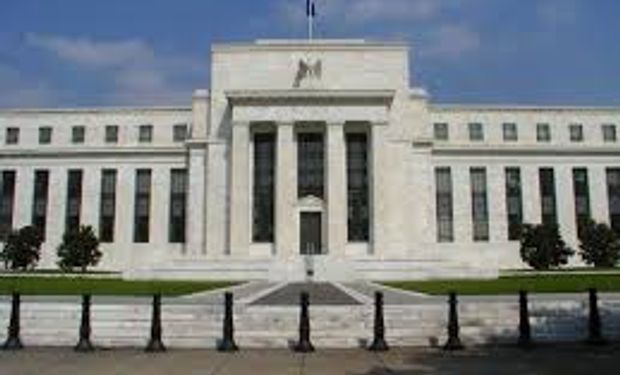 Fed mantendría políticas de estímulo agresivo 