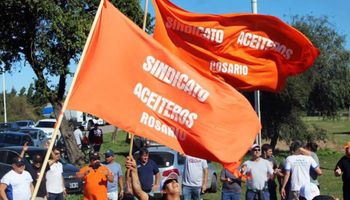 Aceiteros van al paro y el sector exportador responde que son "pretensiones ajenas a la realidad argentina"