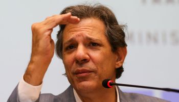 Haddad diz que política fiscal não depende apenas do governo federal