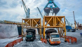 Guerra no Oriente Médio ameaça fertilizantes e coloca 41% da ureia global em risco