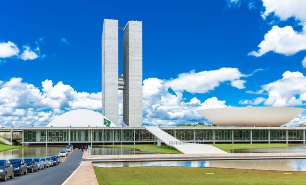 Congresso volta do recesso com pautas tensas no radar