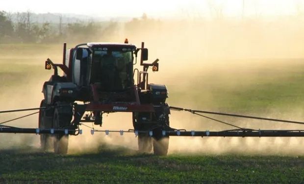 ¿Nueva receta agronómica en Buenos Aires? Fuertes contrapuntos en el agro por nuevos requisitos para aplicar fitosanitarios