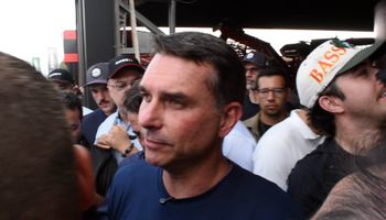 “Vamos voltar a valorizar os produtores”, diz Flávio Bolsonaro na Agrishow