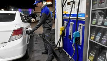 Combustibles: YPF subió un 6 % el precio de la nafta y el gasoil