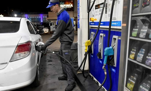 Combustibles: YPF subió un 6 % el precio de la nafta y el gasoil