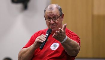 Fundador do MST e ex-deputado do PT morre aos 70 anos