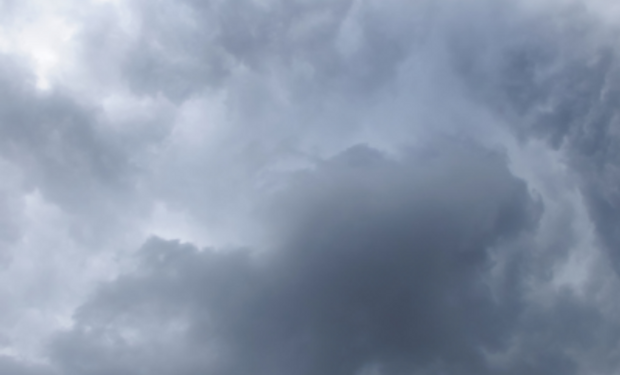 No sábado (27), a chuva se desloca para o norte dos estados do Rio Grande do Sul, Santa Catarina e Paraná, provocando queda nas temperaturas do estado gaúcho. Os valores podem cair mais de 10°C em 24h. (foto - Inmet)