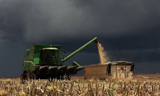 Frente fria traz chuva ao Sudeste e ar polar derruba temperaturas no Sul