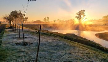 Frente fria avança pelo Sudeste com ventos de até 70 km/h e derruba temperaturas no Sul