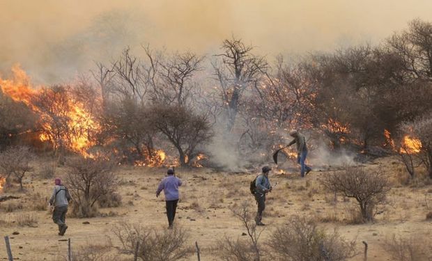 Alerta amarilla en Córdoba por los incendios: se registran 10 días consecutivos de focos activos