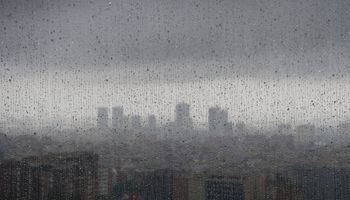 Previsão do tempo hoje: chuva forte atinge o Sul e frente fria avança