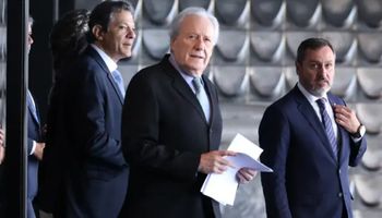 Governo Lula deve enfrentar duas trocas no primeiro escalão no início de 2026