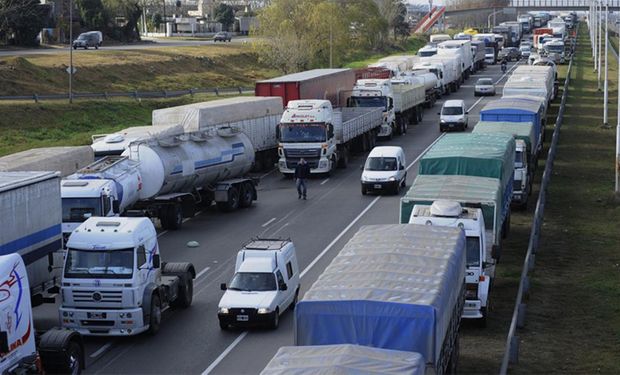 La Federación de Transportes de Cargas aduce falta de obras para mantenimiento y construcción de nuevas vías.