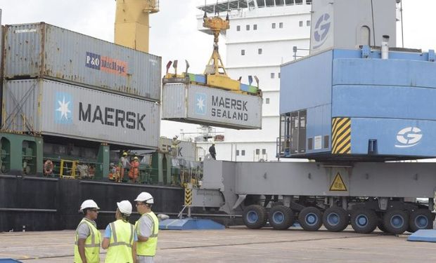 Millonarias inversiones en el sistema portuario.