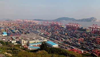 Comércio exterior da China chega a US$ 5,9 tri ao ano, mais de 3 vezes o PIB do Brasil