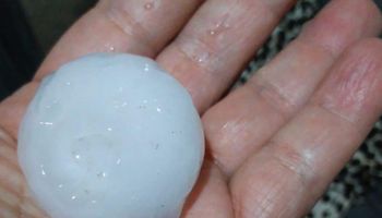 Fortes tempestades causam ataque de granizo gigante no RS