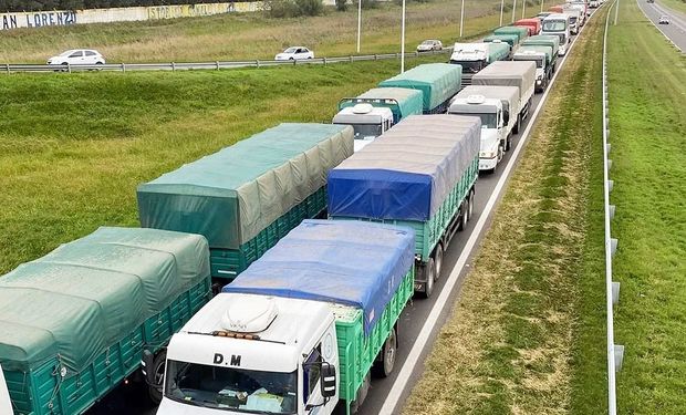 Santa Fe construirá un nuevo acceso a los puertos para solucionar la logística del transporte de granos