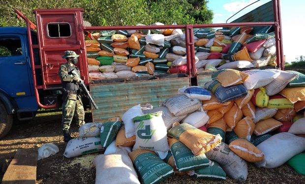 Prefectura secuestró un cargamento de maíz por comercio ilegal en Misiones 