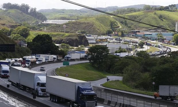 De acordo com dados da Polícia Rodoviária Federal (PRF), são 47 bloqueios distribuídos em 11 Estados.