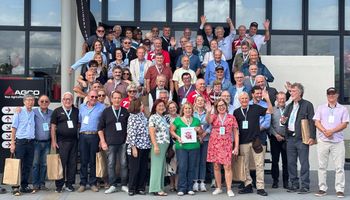 Casais, amizades e carreiras: as histórias que a Massey Ferguson eternizou em livro